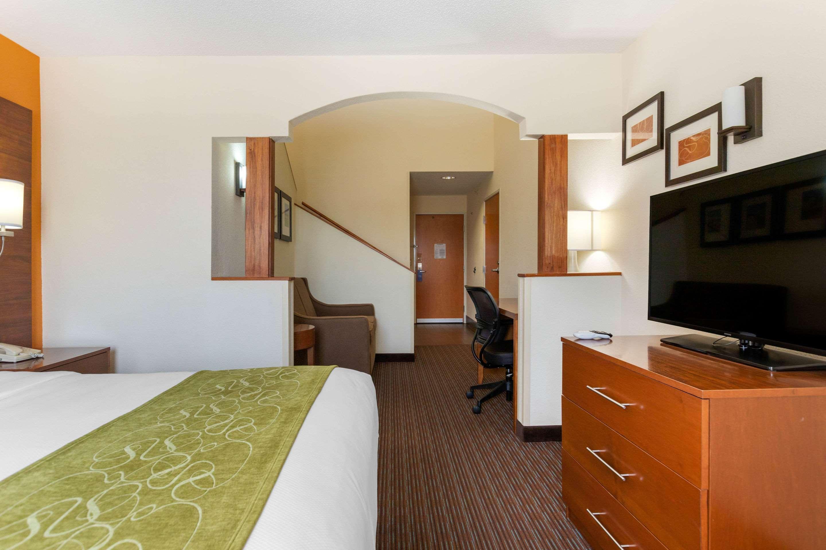 Comfort Suites Stevensville - St Joseph Kültér fotó